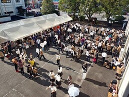 秋の参観日と保護者会バザー（ともの会、おやじの会）