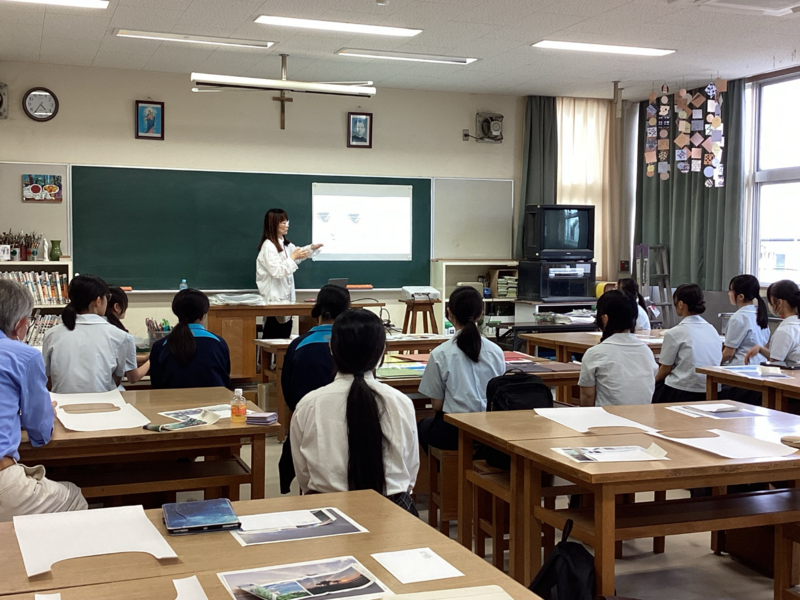女子美術大学出張授業.png